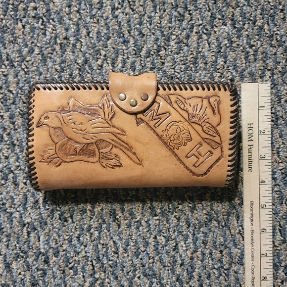 Gorgeous Vintage Southwest Style Hand tooled Bird and Flower Leather Wallet - Picture 4 of 9